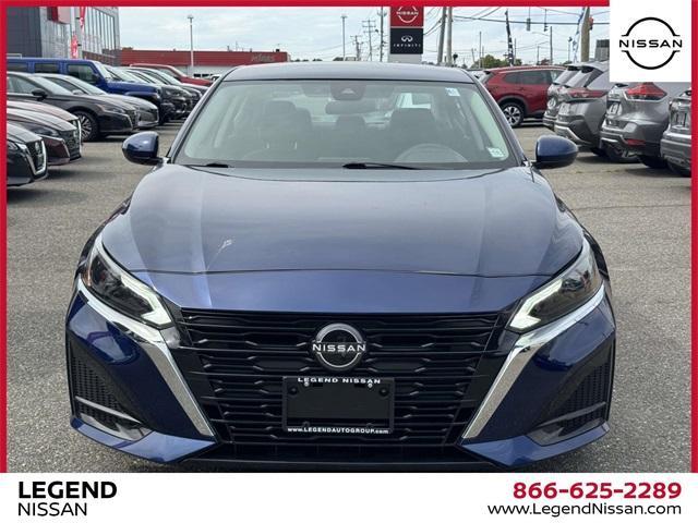 Photo of 2023 Deep Blue Pearl Nissan Altima