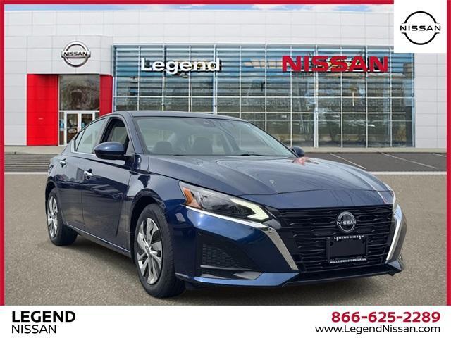 Photo of 2023 Deep Blue Pearl Nissan Altima