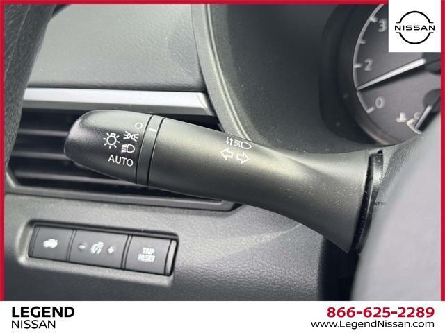 Photo of 2023 Deep Blue Pearl Nissan Altima