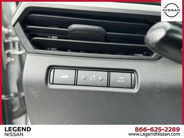 Photo of 2023 Brilliant Silver Metallic Nissan Altima