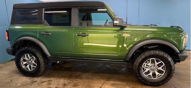 Photo of 2024 Eruption Green Metallic Ford Bronco