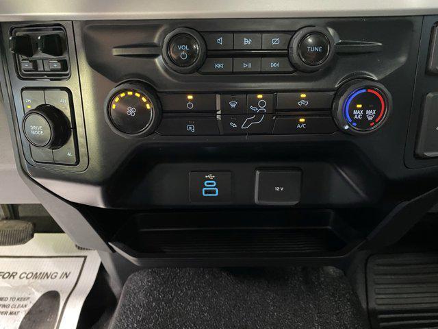 Photo of 2023 Oxford White Ford F-250