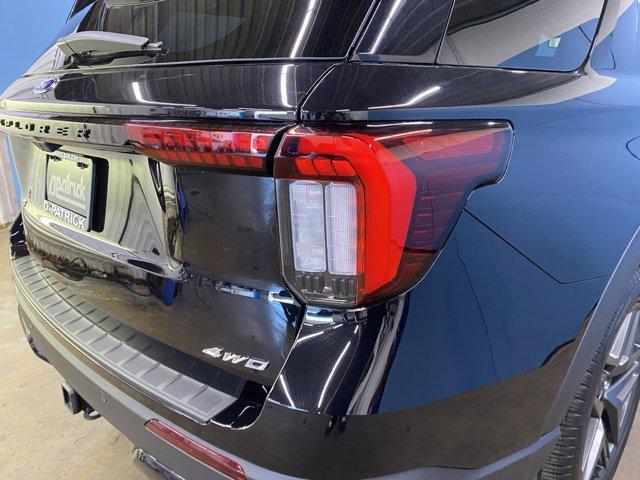 Photo of 2025 Agate Black Metallic Ford Explorer