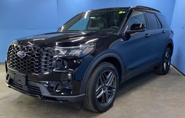 Photo of 2025 Agate Black Metallic Ford Explorer