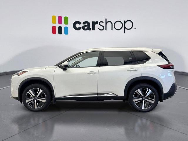 Photo of 2023 Pearl White Tricoat Nissan Rogue