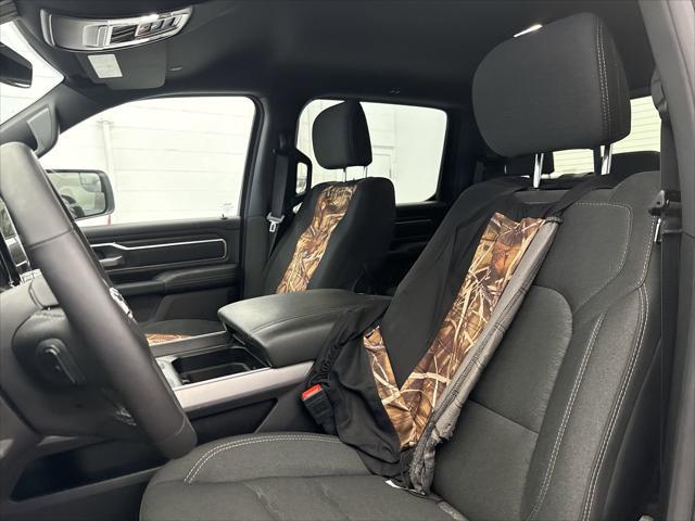 Photo of 2025 Bright White Clearcoat RAM 1500