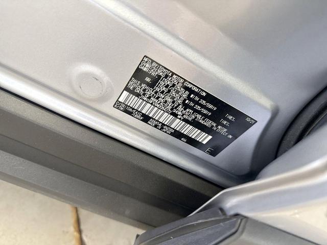 Photo of 2021 Silver Sky Metallic Toyota RAV4