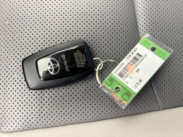 Photo of 2021 Silver Sky Metallic Toyota RAV4