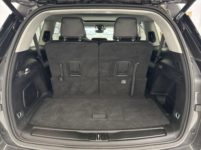Photo of 2022 Baltic Gray Metallic Clearcoat Jeep Grand Cherokee L