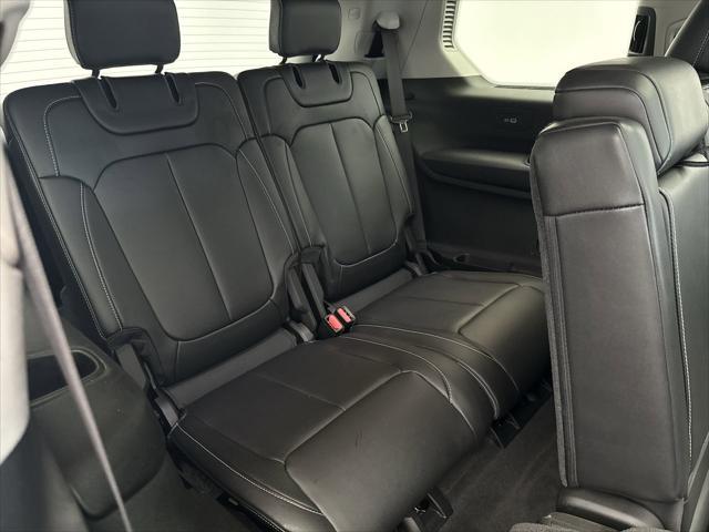 Photo of 2022 Baltic Gray Metallic Clearcoat Jeep Grand Cherokee L