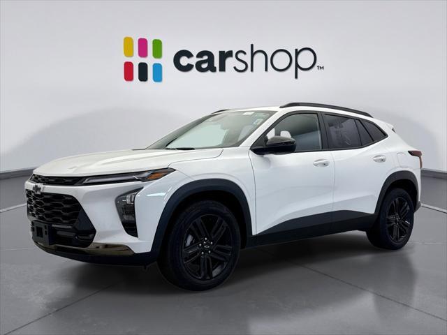 Photo of 2024 Summit White Chevrolet Trax