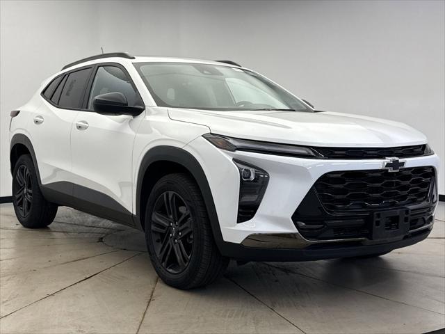 Photo of 2024 Summit White Chevrolet Trax
