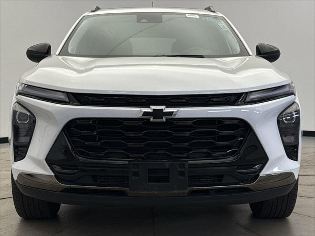 Photo of 2024 Summit White Chevrolet Trax