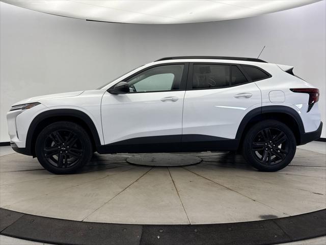 Photo of 2024 Summit White Chevrolet Trax