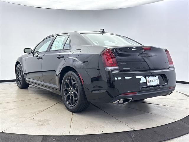 Photo of 2023 Gloss Black Chrysler 300