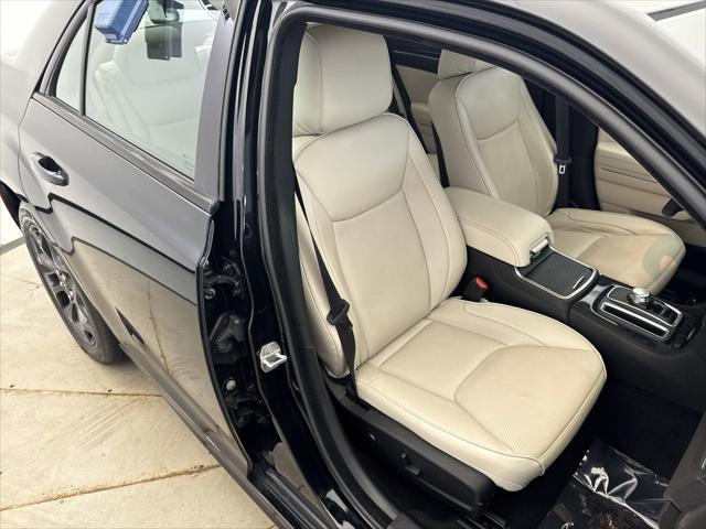 Photo of 2023 Gloss Black Chrysler 300