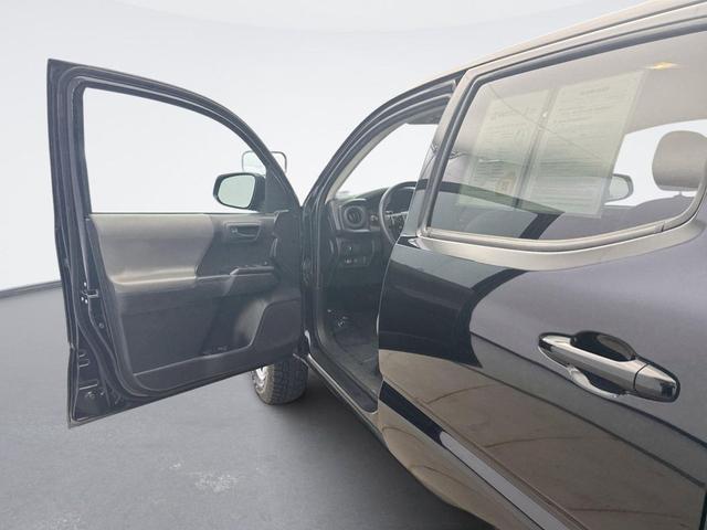 Photo of 2022 Midnight Black Metallic Toyota Tacoma