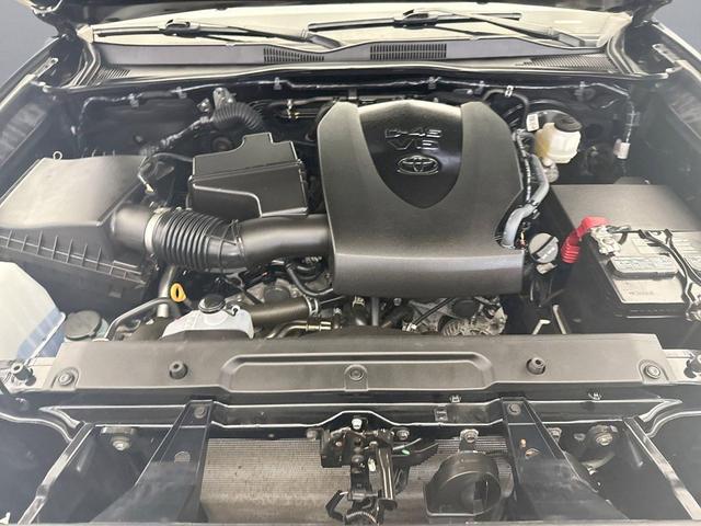 Photo of 2022 Midnight Black Metallic Toyota Tacoma