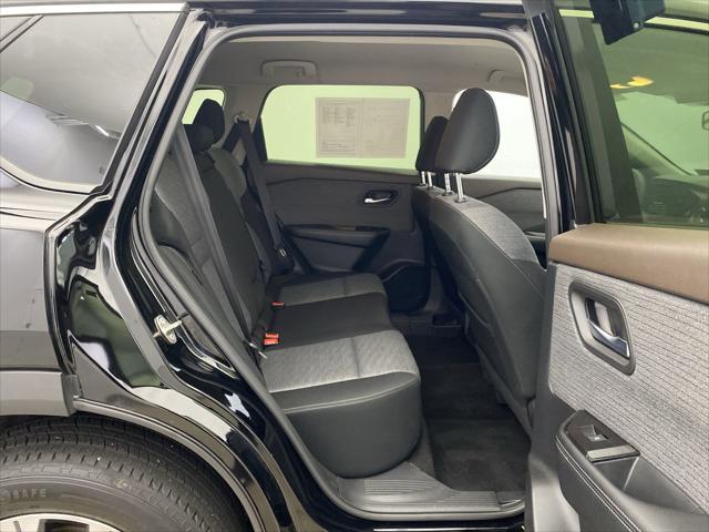 Photo of 2023 Super Black Nissan Rogue