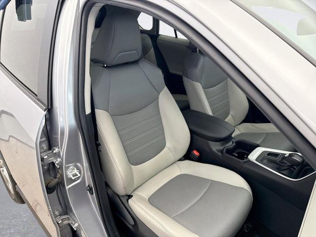 Photo of 2022 Silver Sky Metallic Toyota RAV4