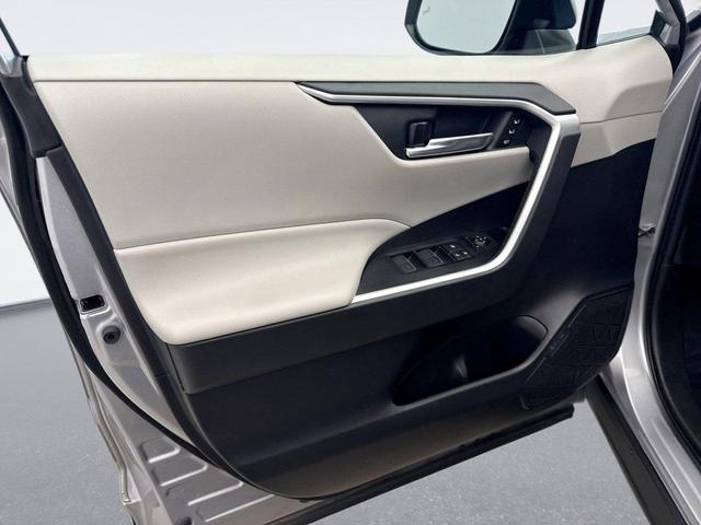 Photo of 2022 Silver Sky Metallic Toyota RAV4