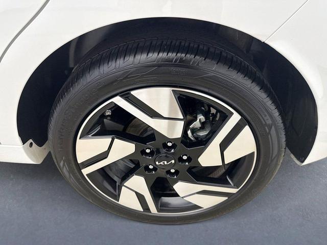 Photo of 2025 Snow White Pearl Kia Soul