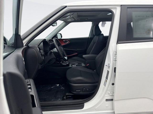 Photo of 2025 Snow White Pearl Kia Soul