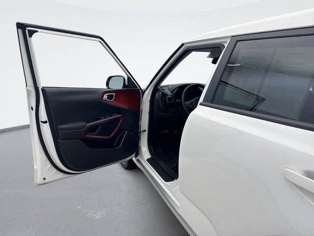 Photo of 2025 Snow White Pearl Kia Soul