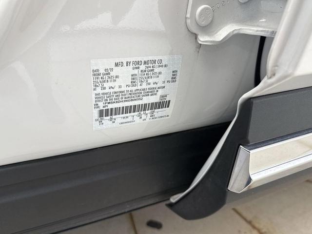 Photo of 2022 STAR WHITE MET TRI-COAT Ford Explorer