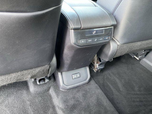 Photo of 2022 Midnight Black Metallic Toyota Highlander