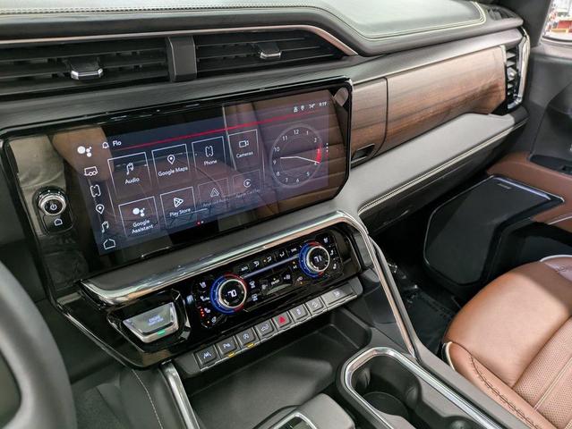 Photo of 2024 Onyx Black GMC Sierra 1500