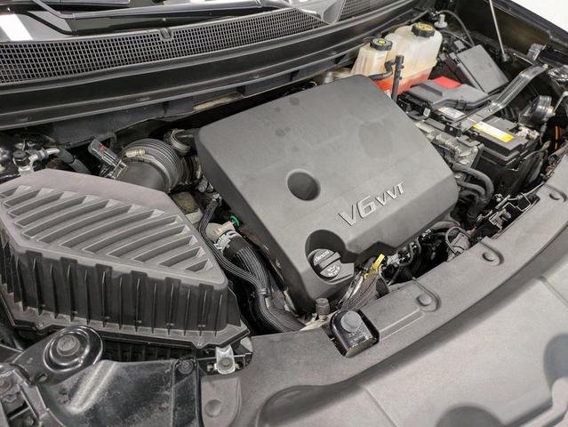 Photo of 2023 Mosaic Black Metallic Chevrolet Traverse