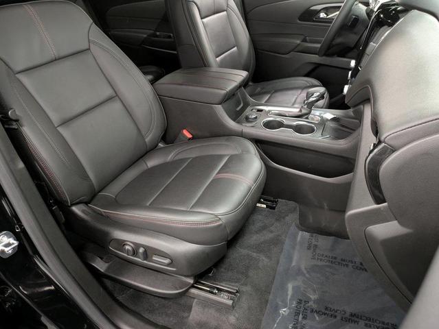 Photo of 2023 Mosaic Black Metallic Chevrolet Traverse