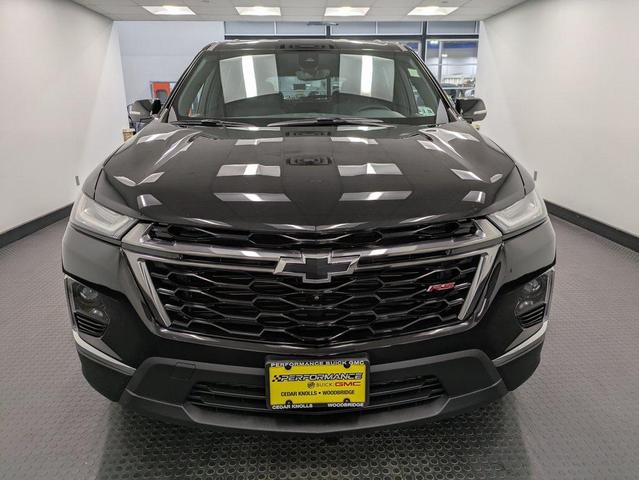 Photo of 2023 Mosaic Black Metallic Chevrolet Traverse