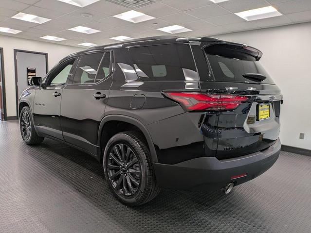 Photo of 2023 Mosaic Black Metallic Chevrolet Traverse