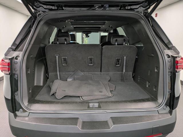 Photo of 2023 Mosaic Black Metallic Chevrolet Traverse