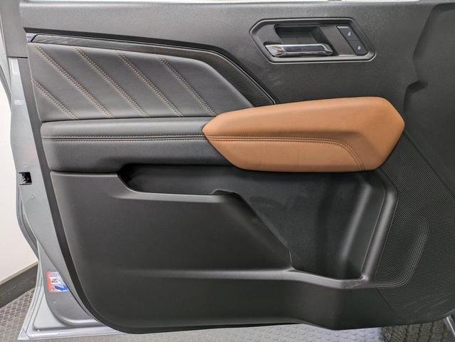 Photo of 2024 Sterling Metallic GMC Canyon