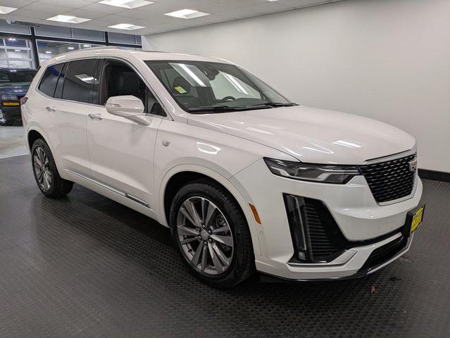 Photo of 2022 Crystal White Tricoat Cadillac XT6