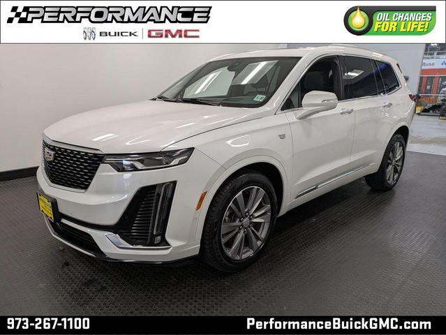 Photo of 2022 Crystal White Tricoat Cadillac XT6