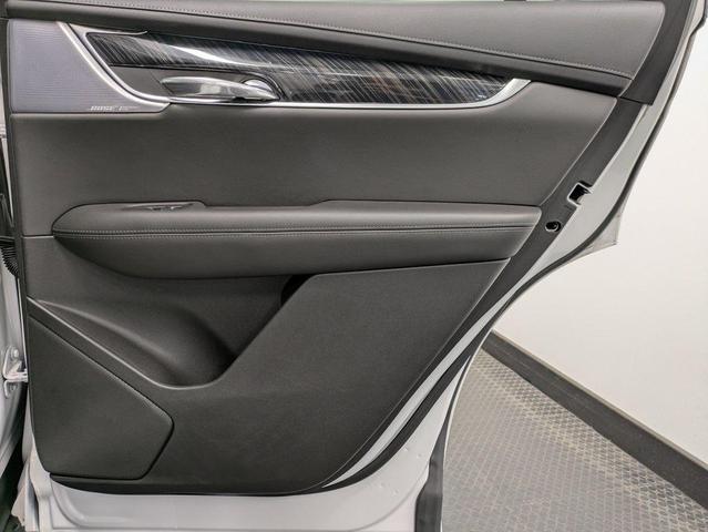 Photo of 2022 Crystal White Tricoat Cadillac XT6