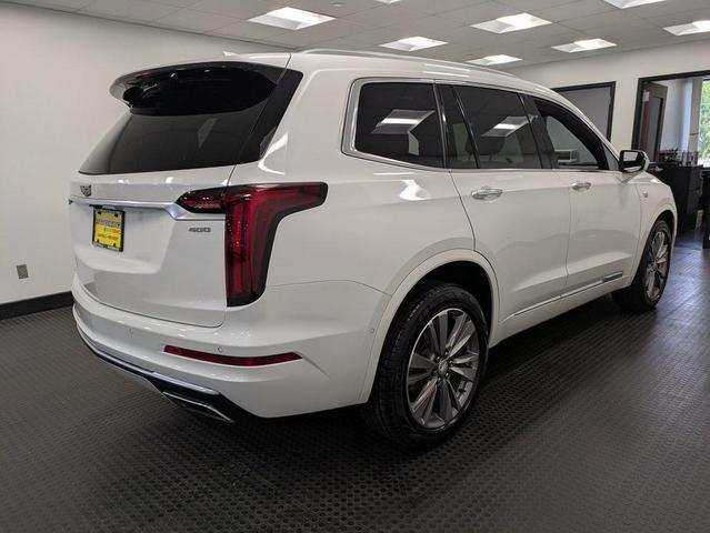 Photo of 2022 Crystal White Tricoat Cadillac XT6