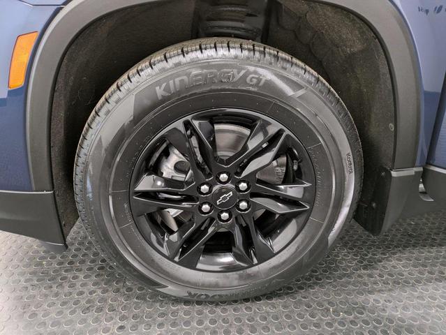Photo of 2022 Northsky Blue Metallic Chevrolet Traverse