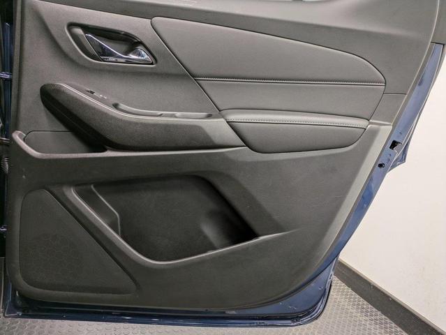 Photo of 2022 Northsky Blue Metallic Chevrolet Traverse