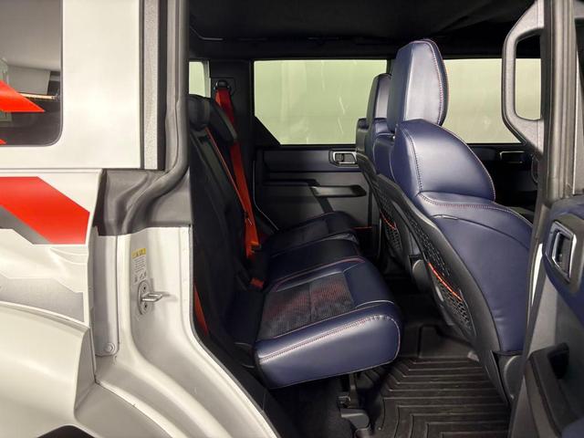 Photo of 2024 OXFORD WHITE Ford Bronco