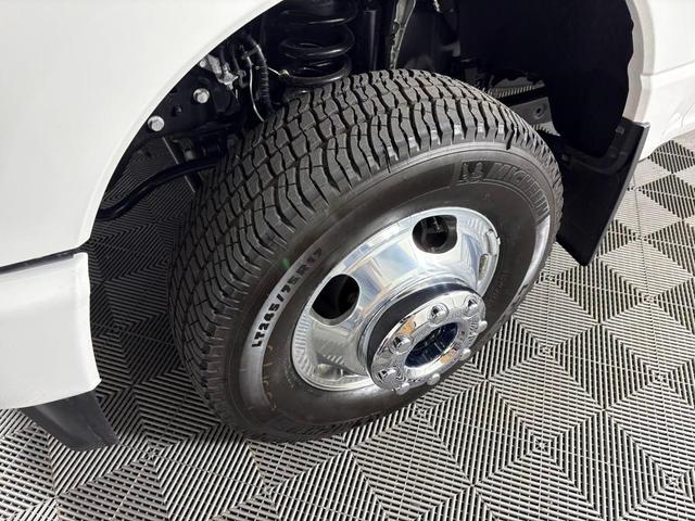 Photo of 2025 STAR WHITE Ford F-350
