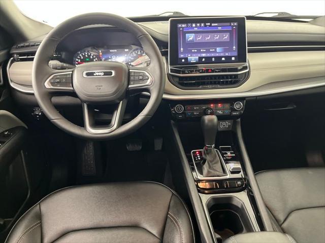 Photo of 2024 Bright White Clearcoat Jeep Compass