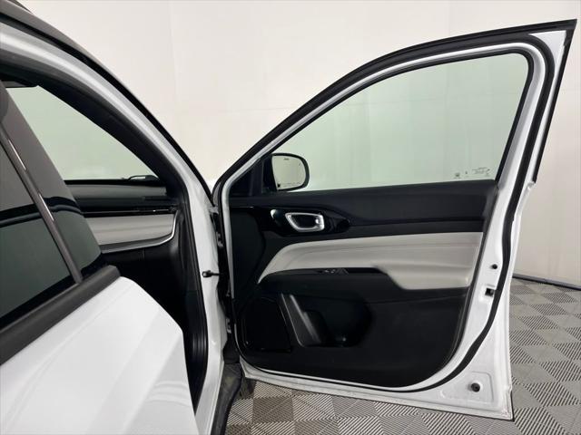 Photo of 2024 Bright White Clearcoat Jeep Compass