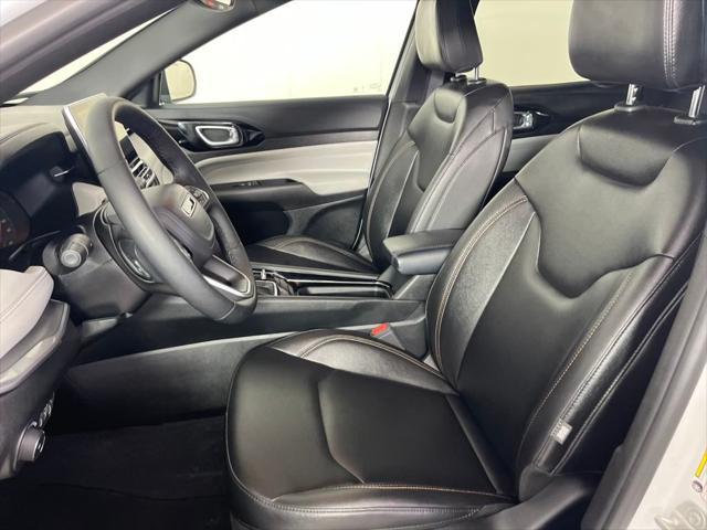 Photo of 2024 Bright White Clearcoat Jeep Compass