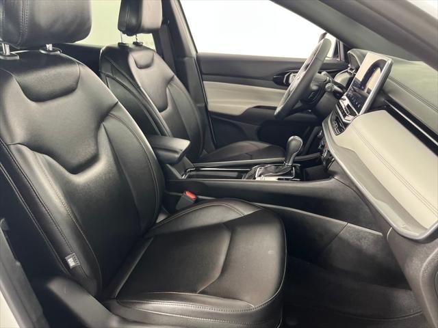 Photo of 2024 Bright White Clearcoat Jeep Compass