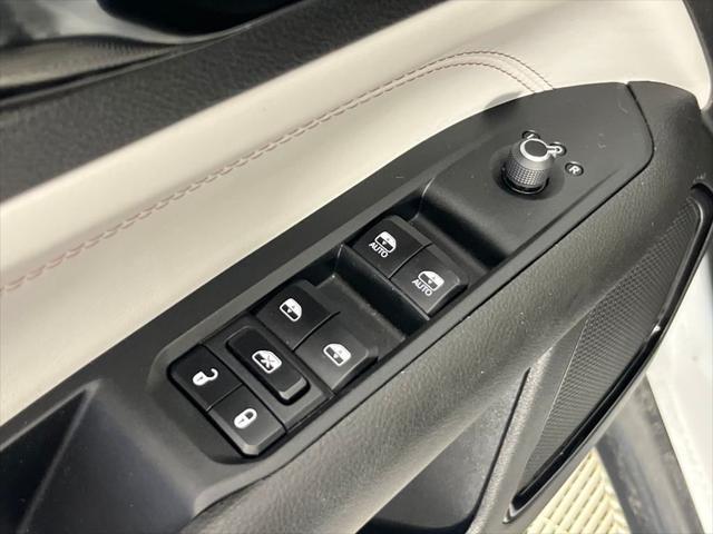 Photo of 2024 Bright White Clearcoat Jeep Compass